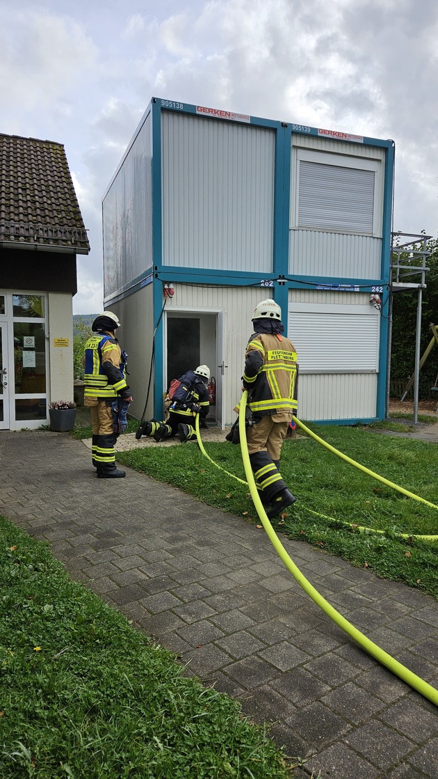 FW-PL: Brand in Anbau eines Kindergartens