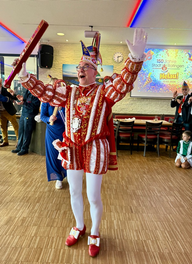 FW Ratingen: Prinzenpaare zu Besuch bei der Feuerwehr Feuerwehr Ratingen