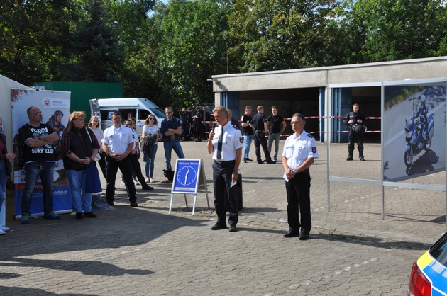 POL-CE: Celle - Polizisten informierten Schüler über den Polizeiberuf