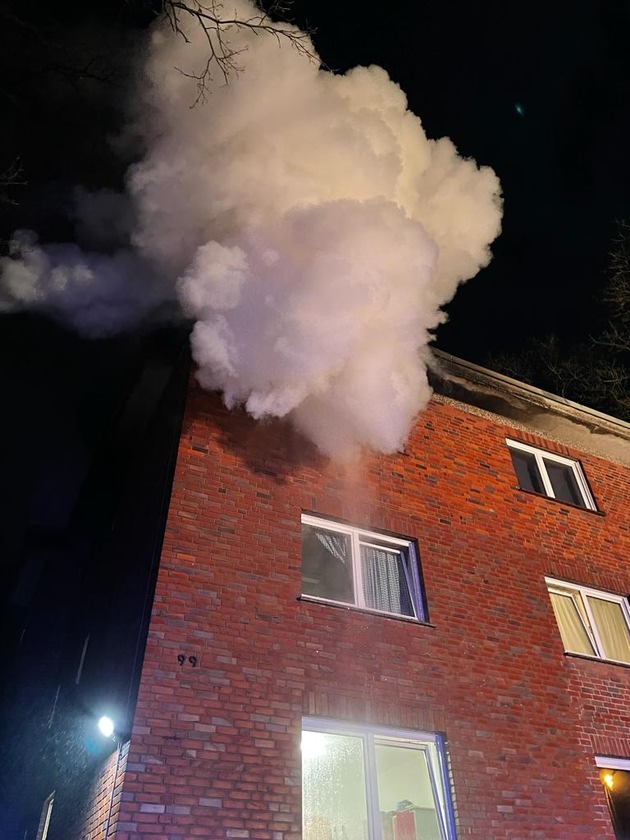 FW-Schermbeck: Zimmerbrand in voller Ausdehnung