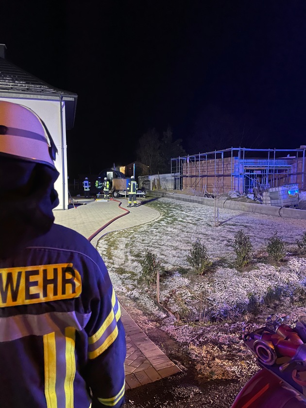 FW-DT: Mobile Sauna brennt im Ortsteil Bentrup-Loßbruch