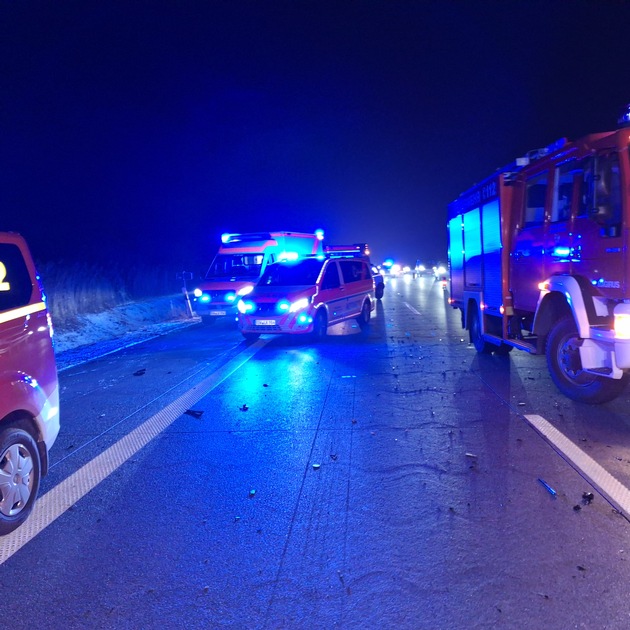 FW-ROW: Verkehrsunfall auf der Autobahn mit 4 leicht verletzten Personen