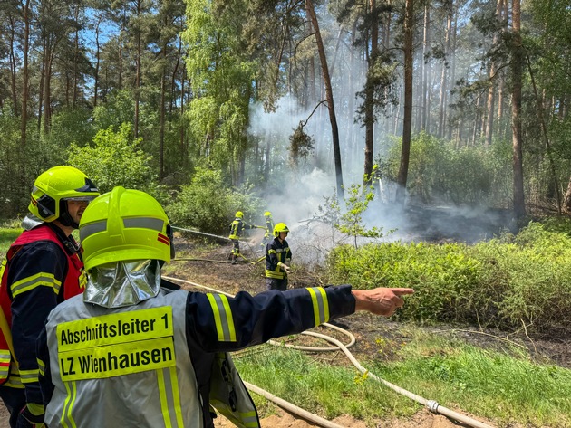 FW Flotwedel: Waldbrand zwischen Oppershausen und Offensen beschäftigt die Feuerwehren der Samtgemeinde Flotwedel