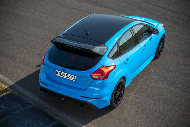 Ford Focus RS: Neues &quot;Blue &amp; Black&quot;-Ausstattungspaket inklusive mechanischem Vorderachs-Sperrdifferenzial