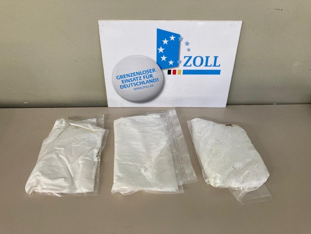 HZA-R: Zoll aus Furth im Wald stellt über drei Kilogramm Amphetamin auf der A3 sicher - Zwei österreichische Staatsbürger vorläufig festgenommen