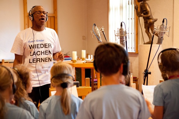 Preisverleihung und Benefizkonzert in München: Eric Bond erhält den Albert-Schweitzer-Preis der Kinderdörfer