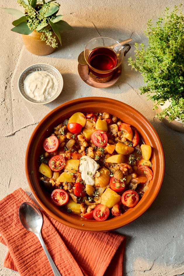 Protein-Power aus Nordafrika: Kartoffel-Tajine mit Kichererbsen