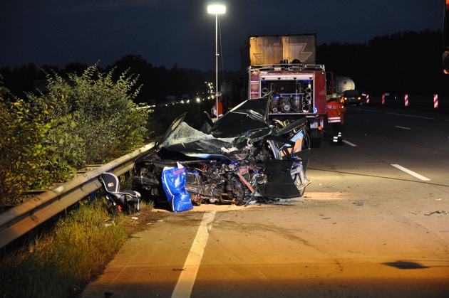 POL-WL: Tragischer Unfall auf der A7