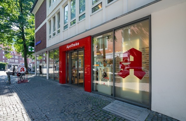 ABDA - Bundesvereinigung Deutscher Apothekerverb&auml;nde e. V.: Nur noch 17.041! Immer mehr Apotheken schlie&szlig;en, immer weniger werden neu er&ouml;ffnet