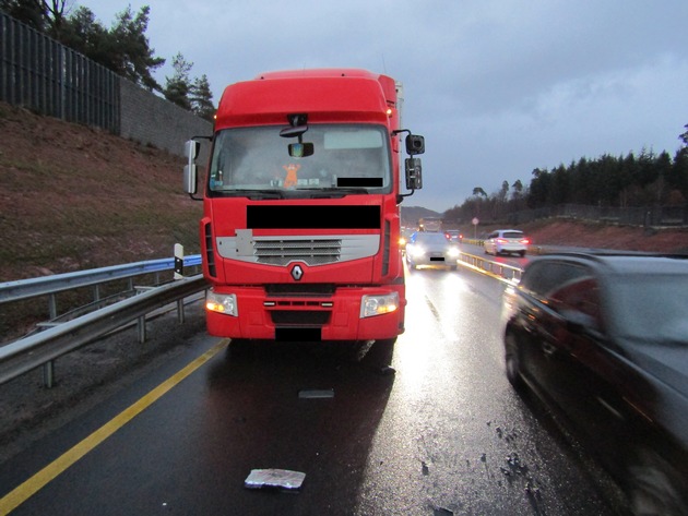 POL-PDKL: A6/Kaiserslautern, Pannen-Lkw sorgt für kilometerlangen Stau