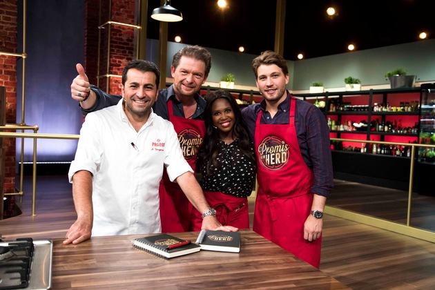 Motsi Mabuse und Joachim Llambi im Kochduell bei &quot;Promis am Herd&quot;