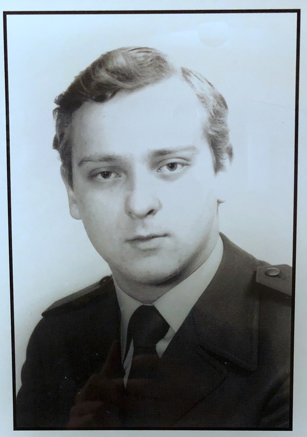 POL-ME: Vor 30 Jahren im Dienst ermordet: Polizei gedenkt Adalbert Bach - Wülfrath - 2301029