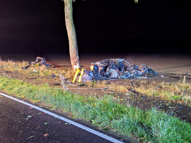 FW-KLE: Verkehrsunfall mit drei Todesopfern in Bedburg-Hau