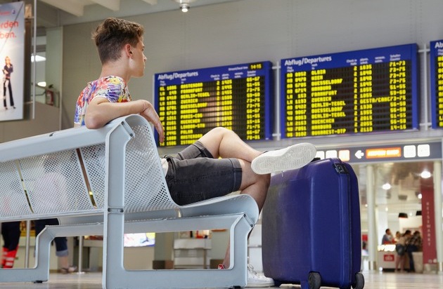 HUK-COBURG: Fluggastrechte: Wenn der Flieger zu spät abhebt