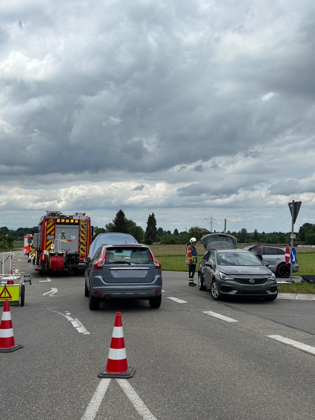 FW Gundelfingen: Verkehrsunfall bei Gundelfingen - Mehrere Verletzte