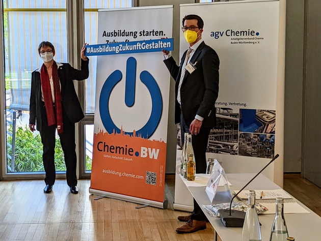 Tarifrunde #Chemie22: Verhandlungen in Baden-Württemberg ergebnislos vertagt / Chemie-Arbeitgeber fürchten um Standort / Forderungen zurückgewiesen