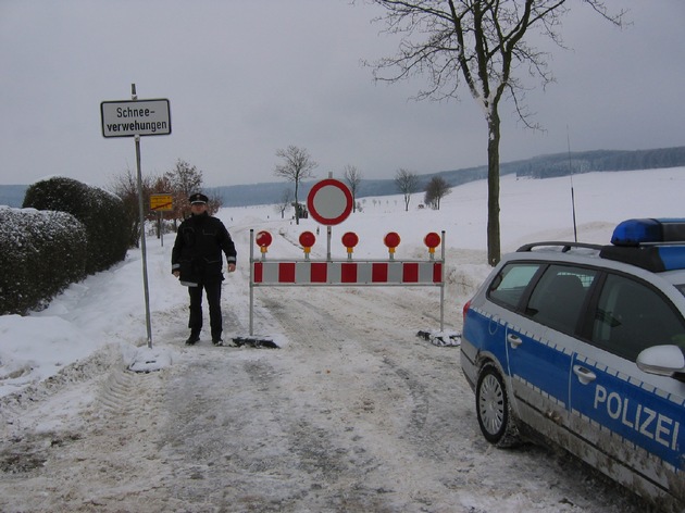 POL-HI: Winter, Navi und die Bedeutung von Verkehrszeichen.