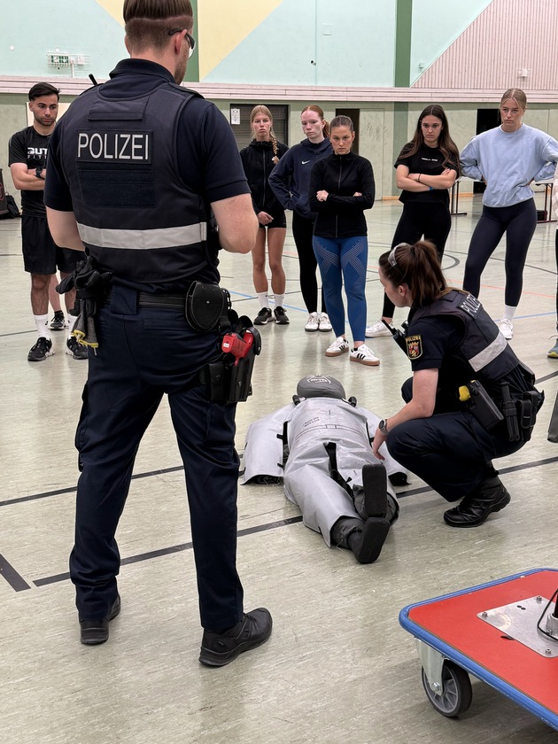 HDP-RP: Von Spurensuche bis Einsatztraining: Erfolgreiche sechste Blue-Light-Challenge an der Hochschule der Polizei Rheinland-Pfalz