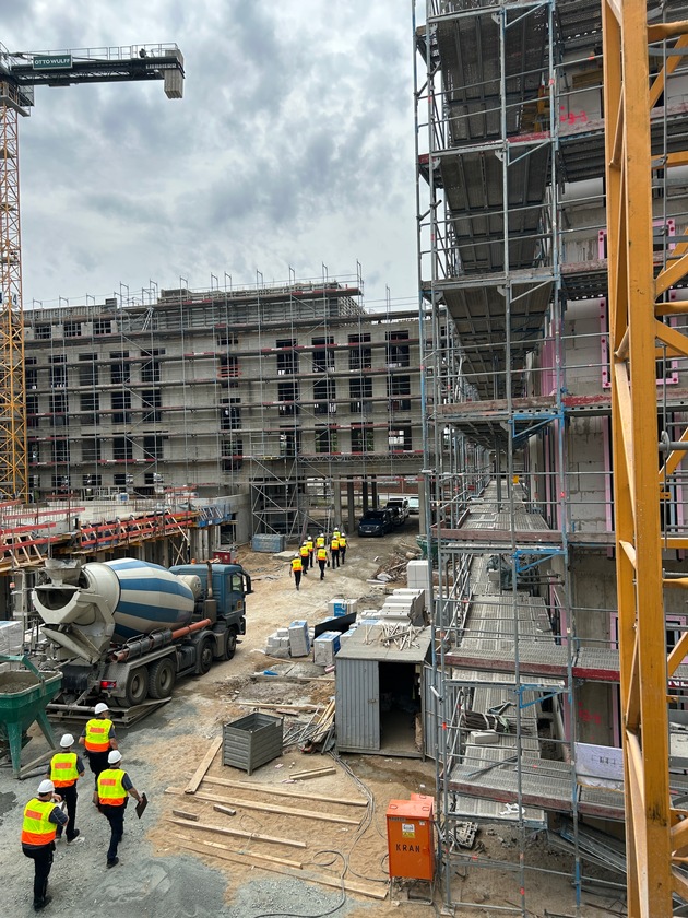HZA-KI: Zoll kontrolliert Großbaustelle in Kiel / zahlreiche Verstöße festgestellt