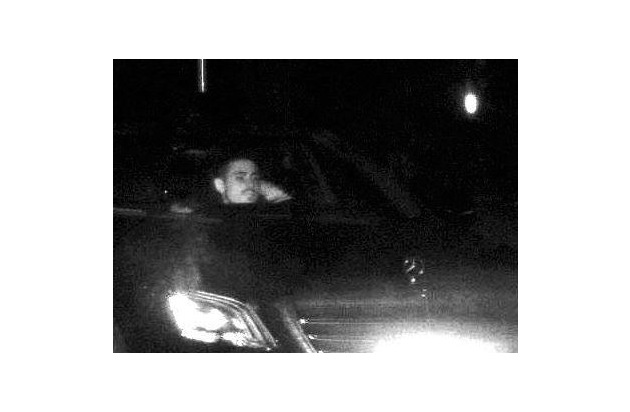 POL-E: Essen/Hamm: Mercedes Limousine vor der Haustür entwendet - Polizei fahndet mit Lichtbild nach Autodieb
