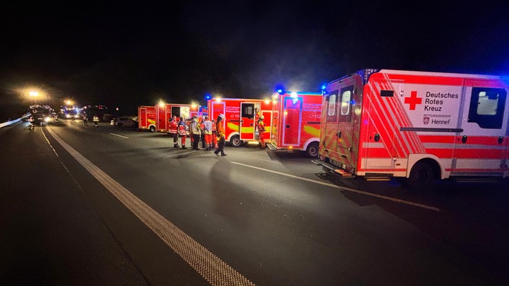 FW Bad Honnef: Automatischer eCall meldet Verkehrsunfall auf der A3 bei Bad Honnef - mehrere Verletzte