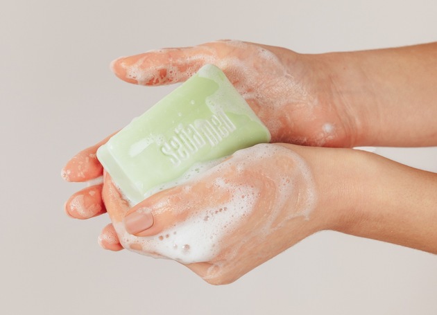 Pressemitteilung: 5.5.: Ein Datum, ein pH-Wert – der sebamed Brand Day steht für gesunde Haut