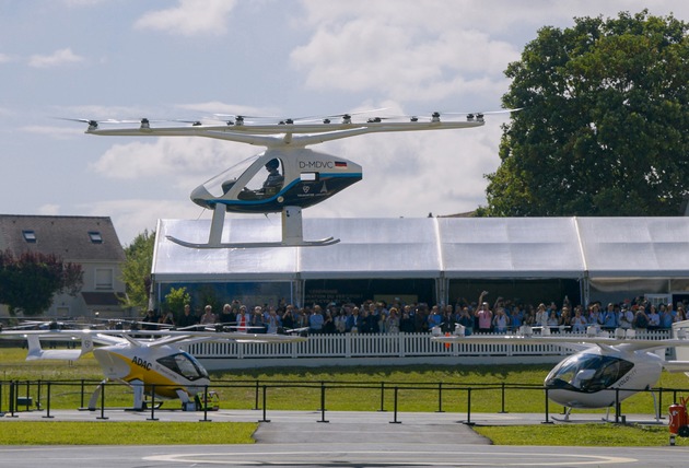 ADAC Luftrettung mit Multikopter-Projekt in Paris