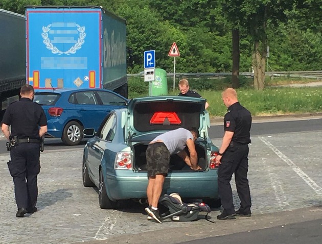 POL-GOE: Konsequentes Vorgehen gegen Rücksichtslosigkeit - Polizeidirektion Göttingen führte groß angelegte Verkehrskontrollen auf der A7 durch