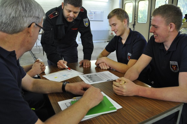 FW-KLE: Grundausbildung in Bedburg-Hau: So beginnt der Start in der Feuerwehr