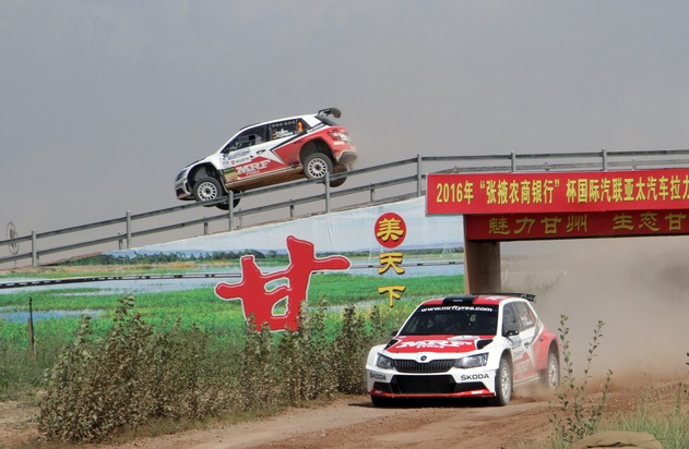 APRC: SKODA triumphiert auch bei der ,Wüsten-Rallye&apos; im Kernmarkt China (FOTO)