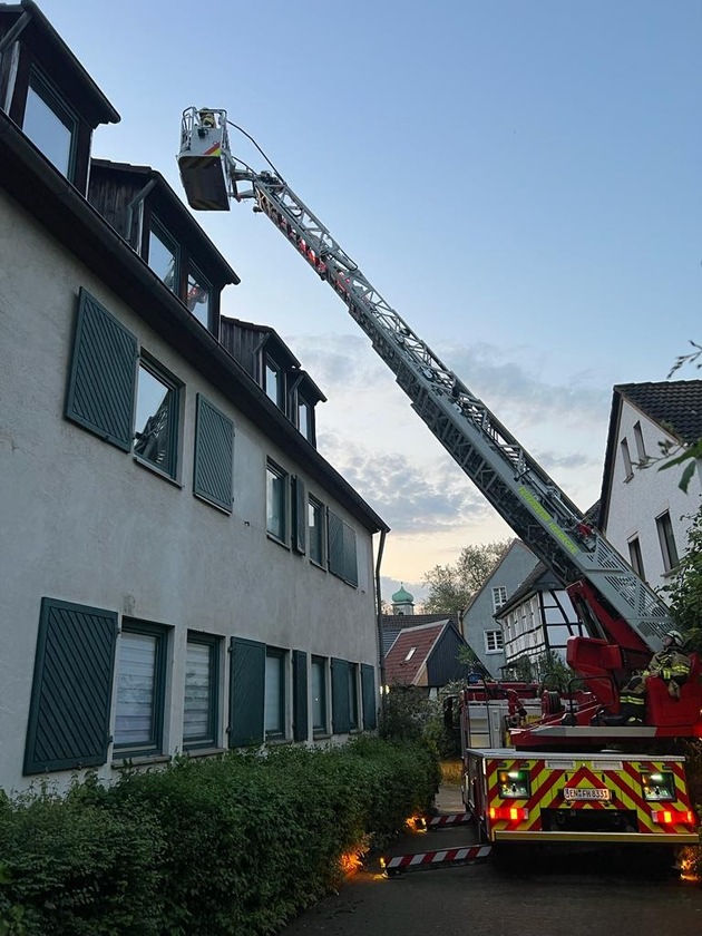 FW-EN: Verkehrsunfall Dortmunder Landstraße und Brandmeldealarm in Schwimmbad - 4 Einsätze am Wochenende