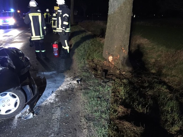 Feuerwehr Kalkar: Verkehrsunfall in Kehrum