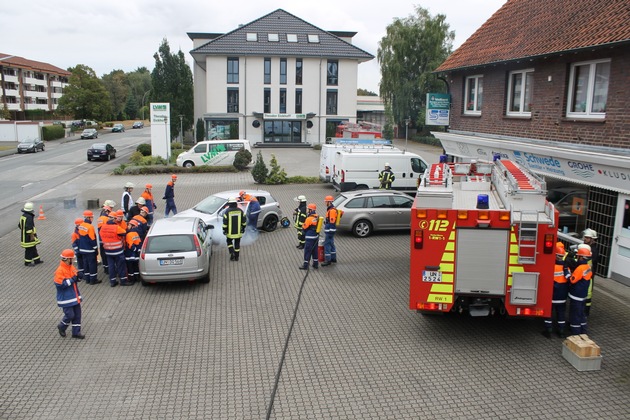 FW-WRN: Berufsfeuerwehrtag der Jugendfeuerwehr