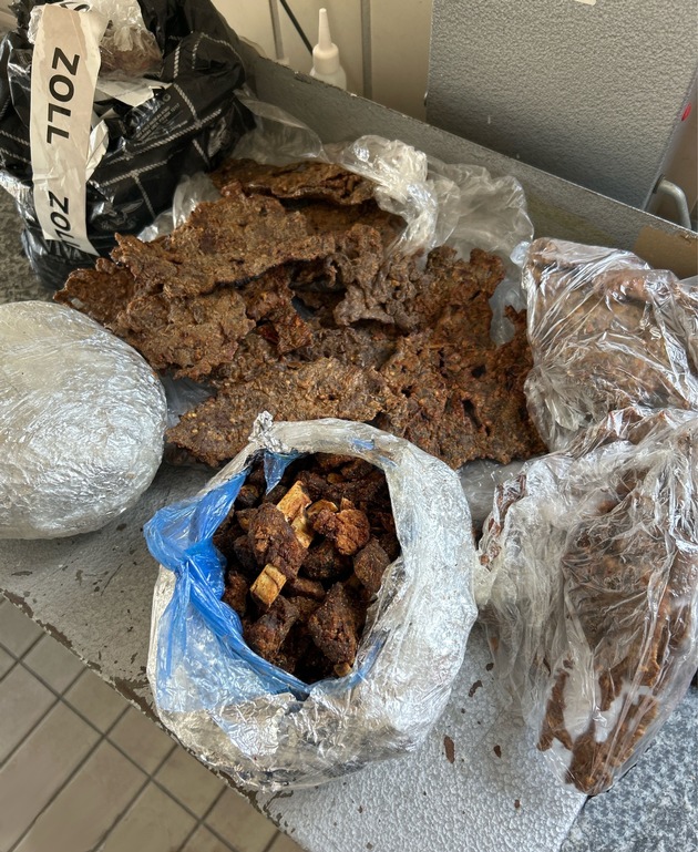 HZA-SI: Zoll zieht Rindfleisch aus dem Verkehr - Sechs Kilogramm Rindfleisch aus Nigeria bei Zollkontrolle entdeckt