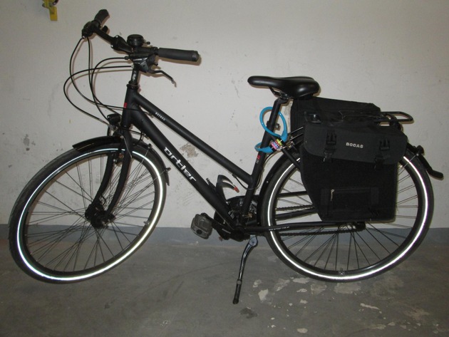 POL-RZ: Eigentümer der Fahrräder gesucht (FOTO)