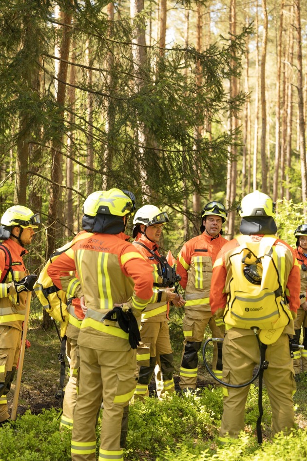FW Celle: Gemeinsamer Zugdienst der GFFF-V Niedersachsen in Hustedt