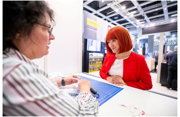 Berufliche Perspektiven mit Hörsinn: HörPartner stellen Ausbildungsberuf Hörakustiker bei "Berufe mit Speed!" und "Schule @ IFA" vor