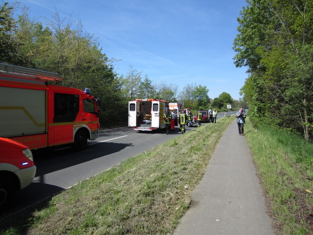 FW-MH: Motorradunfall fordert 2 Schwerverletzte!