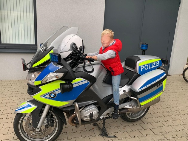 POL-NI: Heuerßen- Polizei überprüft Fahrräder der Jugendfeuerwehr auf Verkehrssicherheit
