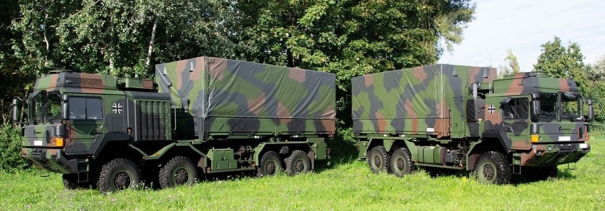 Übergabe neuer Transportfahrzeuge an die Bundeswehr