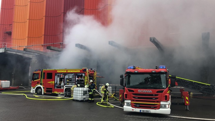 FW Bremerhaven: Pressebericht zum Brandeinsatz vom 11.06.2020 bei den Bremerhavener Entsorgungsbetrieben.