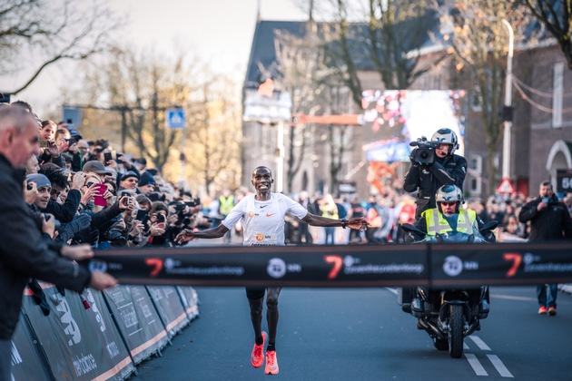 Herbstklassiker lockt Läufer nach Nimwegen / Europäische Auszeichnung für NN Zevenheuvelenloop