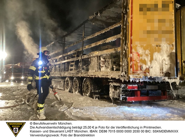FW-M: Sattelauflieger in Brand (Riem)