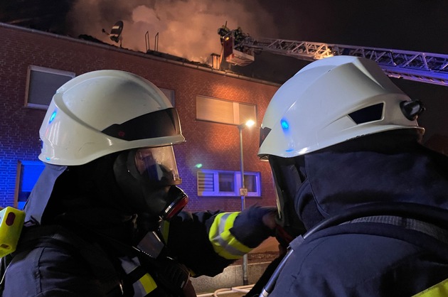 FF Goch: Drei Verletzte nach Dachstuhlbrand
