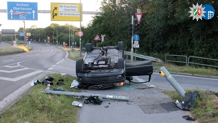 POL-OB: Verkehrsunfall mit überschlagenem Pkw - Fahrer verletzt und mutmaßlich alkoholisiert