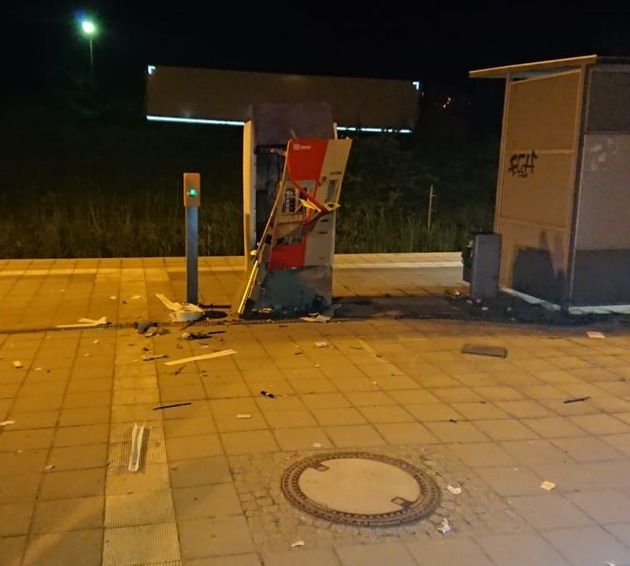 BPOL-HRO: Sprengung von Fahrkartenautomaten in Lüssow und Kröpelin