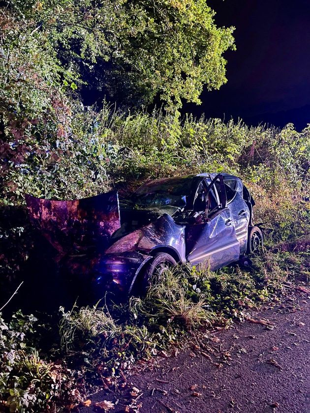 FW-EN: Verkehrsunfall auf der Elberfelder Straße und Einsatz eines Rettungshubschraubers