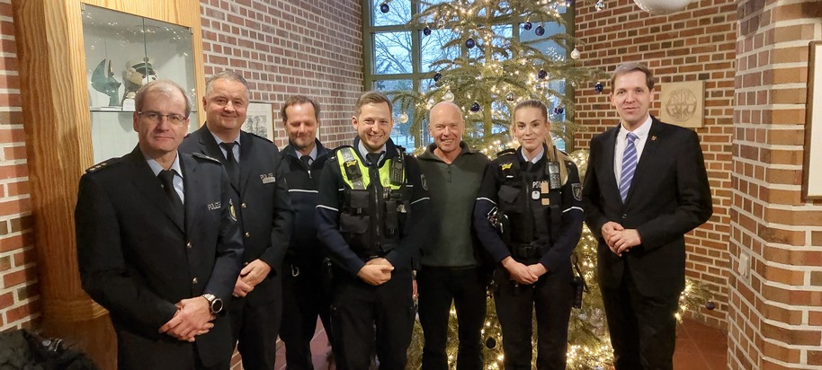 POL-COE: Kreis Coesfeld, Kreisgebiet / Landrat besucht Polizeiwachen an Heiligabend