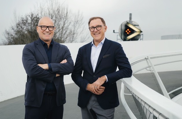 Delius Klasing Verlag GmbH: Automobil-Experten liefern Trainingsplan f&uuml;r die Autoindustrie / Dr. Thomas Sedran und Harald Hamprecht ver&ouml;ffentlichen gemeinsames Buch "Kraft statt Krise"
