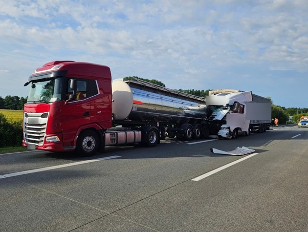 POL-ROW: ++ Zeugen gesucht: Schwerer Unfall auf der A 1 bei Gyhum ++